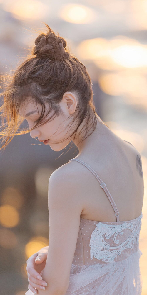 开云备用-《电竞设备升级潮流，电竞专用耳机、显示器大受追捧》，电竞耳机用什么接口的好处